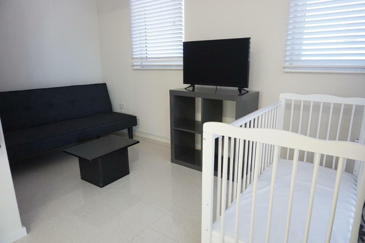 Self Contained Apartment With Private Kitchen Higher Heights, Barbados Christ Church Buitenkant foto