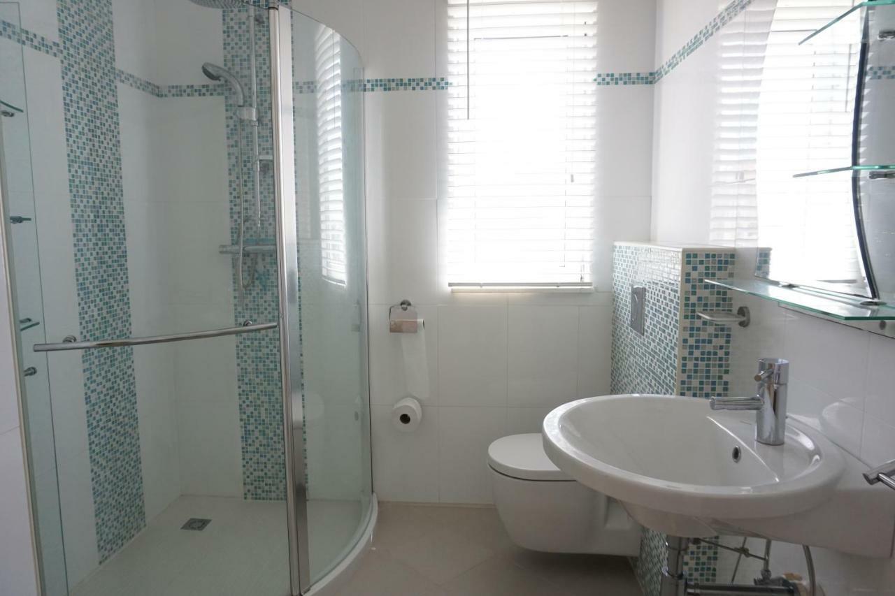 Self Contained Apartment With Private Kitchen Higher Heights, Barbados Christ Church Buitenkant foto