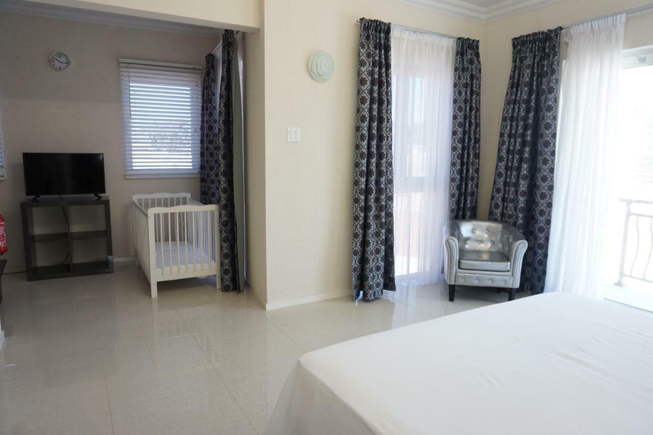 Self Contained Apartment With Private Kitchen Higher Heights, Barbados Christ Church Buitenkant foto