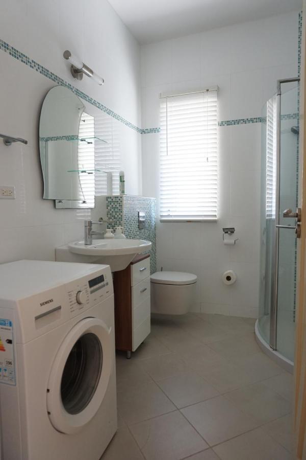 Self Contained Apartment With Private Kitchen Higher Heights, Barbados Christ Church Buitenkant foto